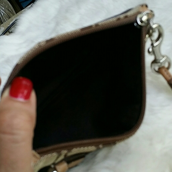 👜Coach signature tan/brown wristlet - Picture 5 of 8